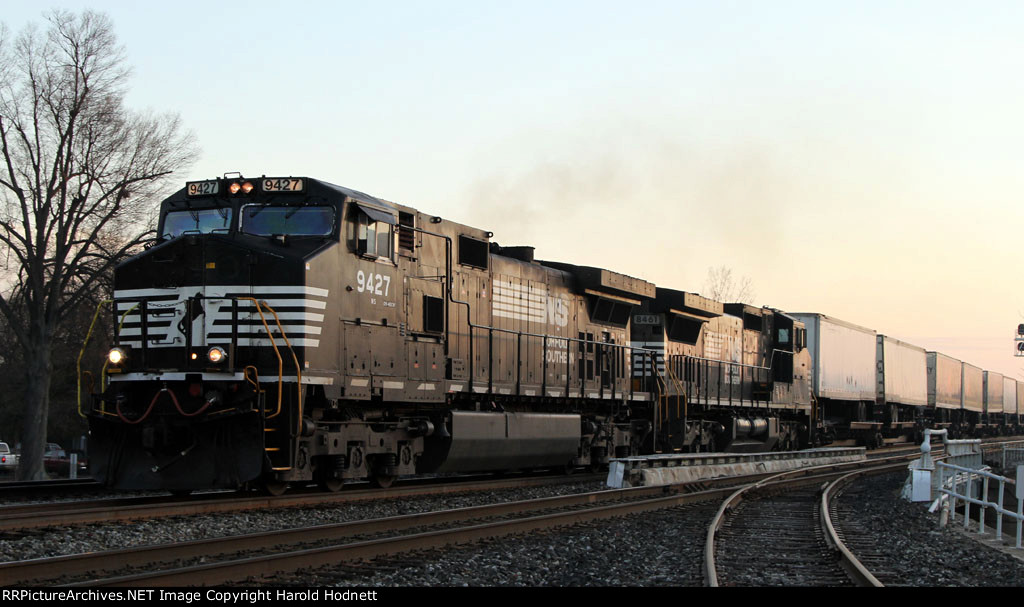 NS 9427 & 8461 lead train 218 towards Pomona